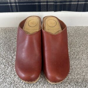 No.6  Leather Clogs